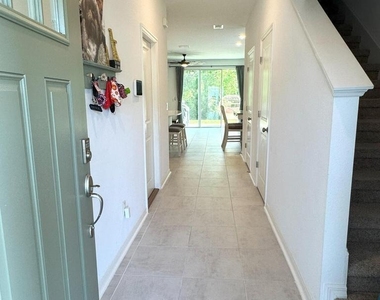 326 Annies Place - Photo Thumbnail 6