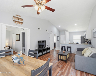 3419 Islander Way - Photo Thumbnail 10