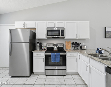 3419 Islander Way - Photo Thumbnail 4