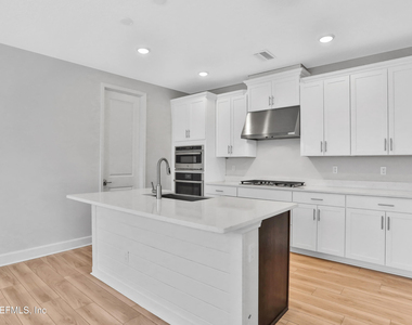 351 Millenia Drive - Photo Thumbnail 4