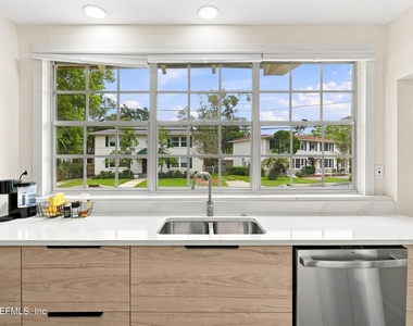 1630 Larue Avenue - Photo Thumbnail 10