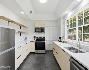 1630 Larue Avenue - Photo Thumbnail 1