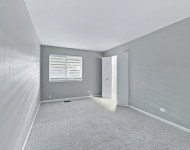 107 Winchester Drive - Photo Thumbnail 15