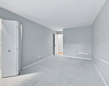107 Winchester Drive - Photo Thumbnail 16