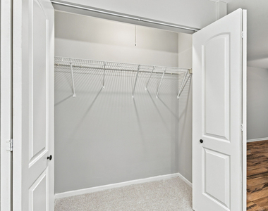 107 Winchester Drive - Photo Thumbnail 13