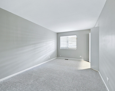 107 Winchester Drive - Photo Thumbnail 14
