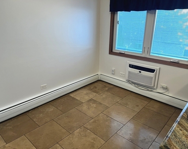 6534 W 79th Street - Photo Thumbnail 3