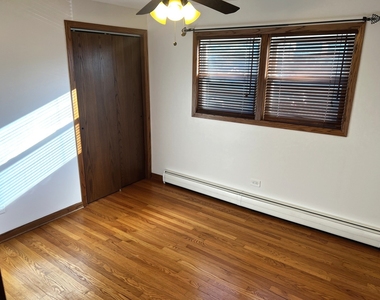 6534 W 79th Street - Photo Thumbnail 6