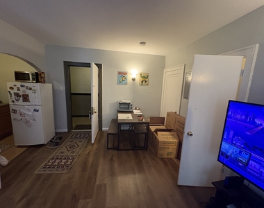 1712 W Estes Avenue - Photo Thumbnail 2