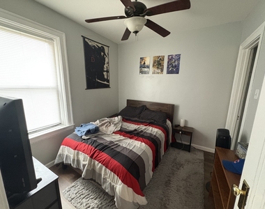 1712 W Estes Avenue - Photo Thumbnail 7