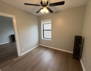 1712 W Estes Avenue - Photo Thumbnail 8