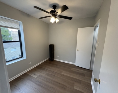 1712 W Estes Avenue - Photo Thumbnail 5