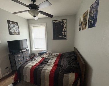 1712 W Estes Avenue - Photo Thumbnail 6