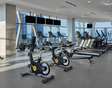 363 E Wacker Drive - Photo Thumbnail 22