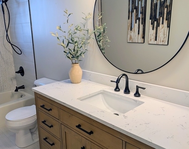 7314 W 115th Street - Photo Thumbnail 7