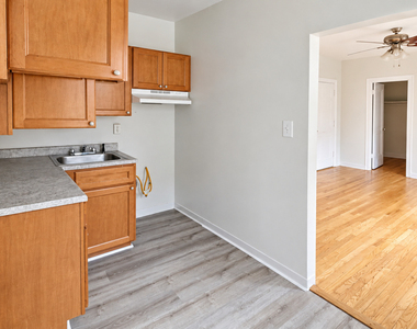 1635 W Morse Avenue - Photo Thumbnail 6