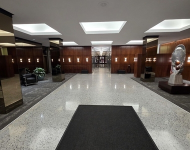 535 N Michigan Avenue - Photo Thumbnail 1