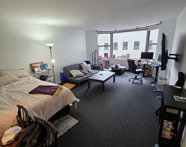 535 N Michigan Avenue - Photo Thumbnail 3