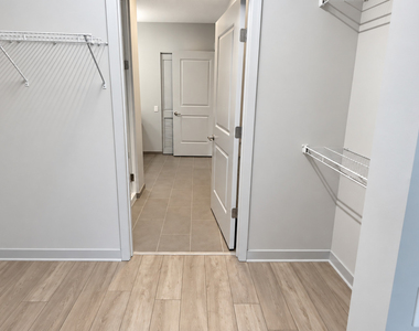 1025 W Addison Street - Photo Thumbnail 5