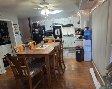 6240 S Newland Avenue - Photo Thumbnail 3