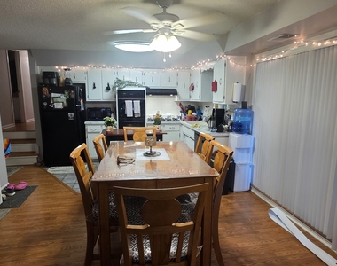 6240 S Newland Avenue - Photo Thumbnail 4