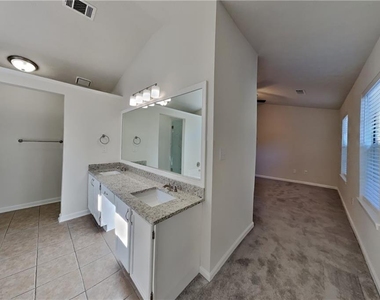 706 Coventry Township Lane - Photo Thumbnail 10