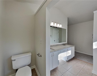706 Coventry Township Lane - Photo Thumbnail 9