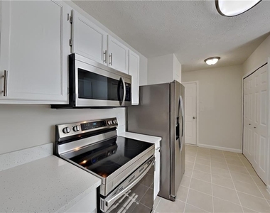 706 Coventry Township Lane - Photo Thumbnail 4