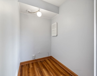 9065 W Oaks Avenue - Photo Thumbnail 15