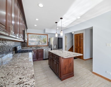 9065 W Oaks Avenue - Photo Thumbnail 11