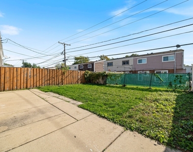 9065 W Oaks Avenue - Photo Thumbnail 24