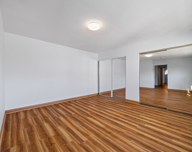 9065 W Oaks Avenue - Photo Thumbnail 13