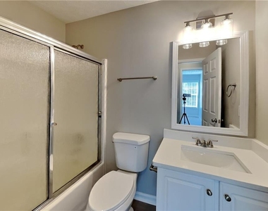 496 Highpoint Crossing - Photo Thumbnail 16