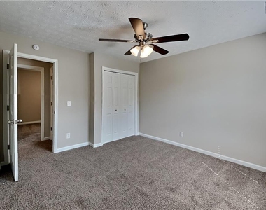496 Highpoint Crossing - Photo Thumbnail 13