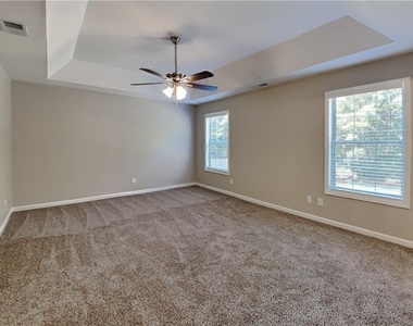496 Highpoint Crossing - Photo Thumbnail 8