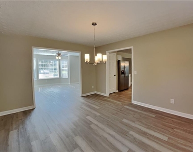 496 Highpoint Crossing - Photo Thumbnail 6