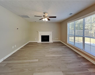 496 Highpoint Crossing - Photo Thumbnail 1