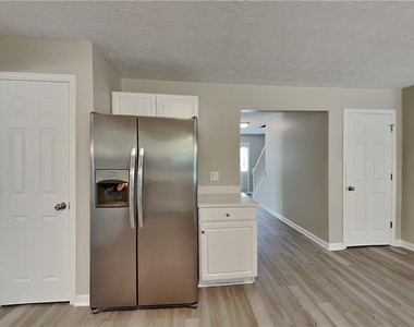 496 Highpoint Crossing - Photo Thumbnail 4