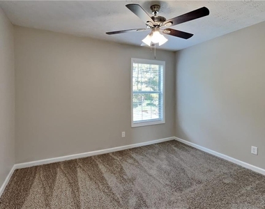 496 Highpoint Crossing - Photo Thumbnail 12