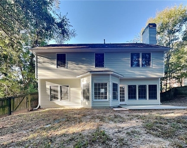 7203 Meadow Gate Way - Photo Thumbnail 16