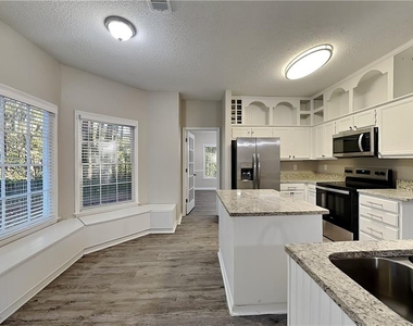 7203 Meadow Gate Way - Photo Thumbnail 4
