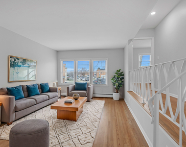 573 Dorothy Drive - Photo Thumbnail 1