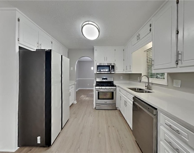 1085 Crystal Water Drive - Photo Thumbnail 5