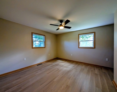 21 E Romeo Road - Photo Thumbnail 14