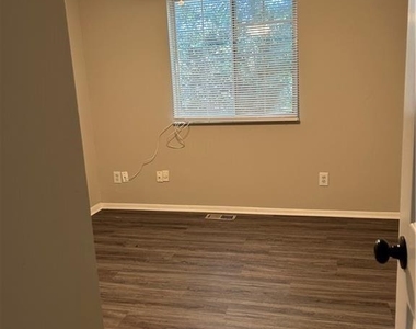 2471 Lehaven Drive - Photo Thumbnail 7