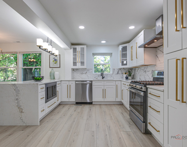2272 Asbury Road - Photo Thumbnail 10