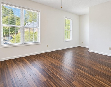 5090 Leeshire Trace - Photo Thumbnail 10