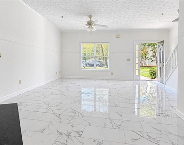 5090 Leeshire Trace - Photo Thumbnail 1