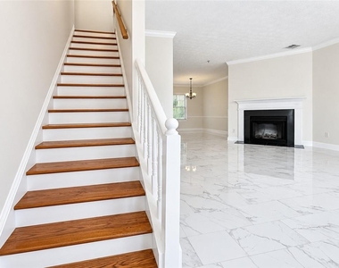 5090 Leeshire Trace - Photo Thumbnail 9