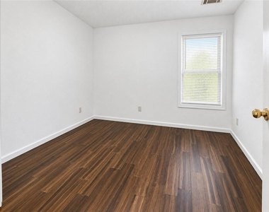 5090 Leeshire Trace - Photo Thumbnail 16